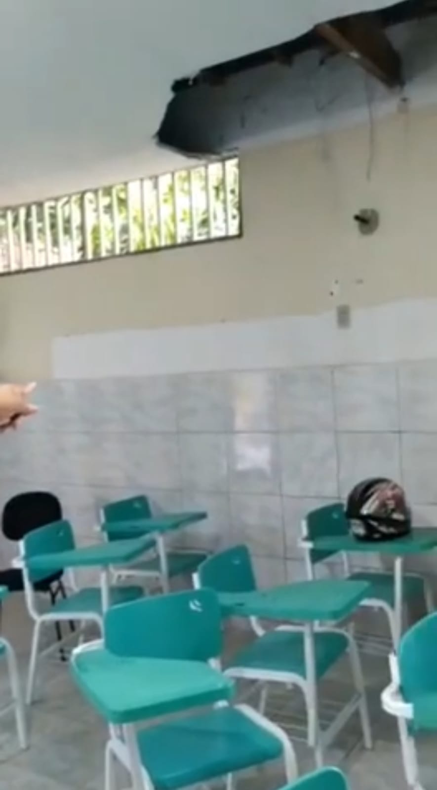 Um Sofrimento Para As Crian As M E De Aluno Da Escola Maria Jos