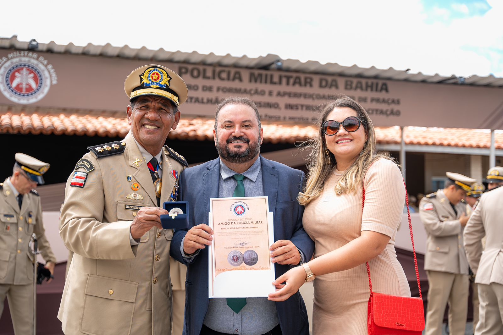 Prefeito De Sobradinho Cleyvinho Sampaio Recebe T Tulo De Amigo Da