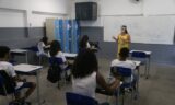 Governo Federal inclui trabalhadores da educação no grupo prioritário de vacinação