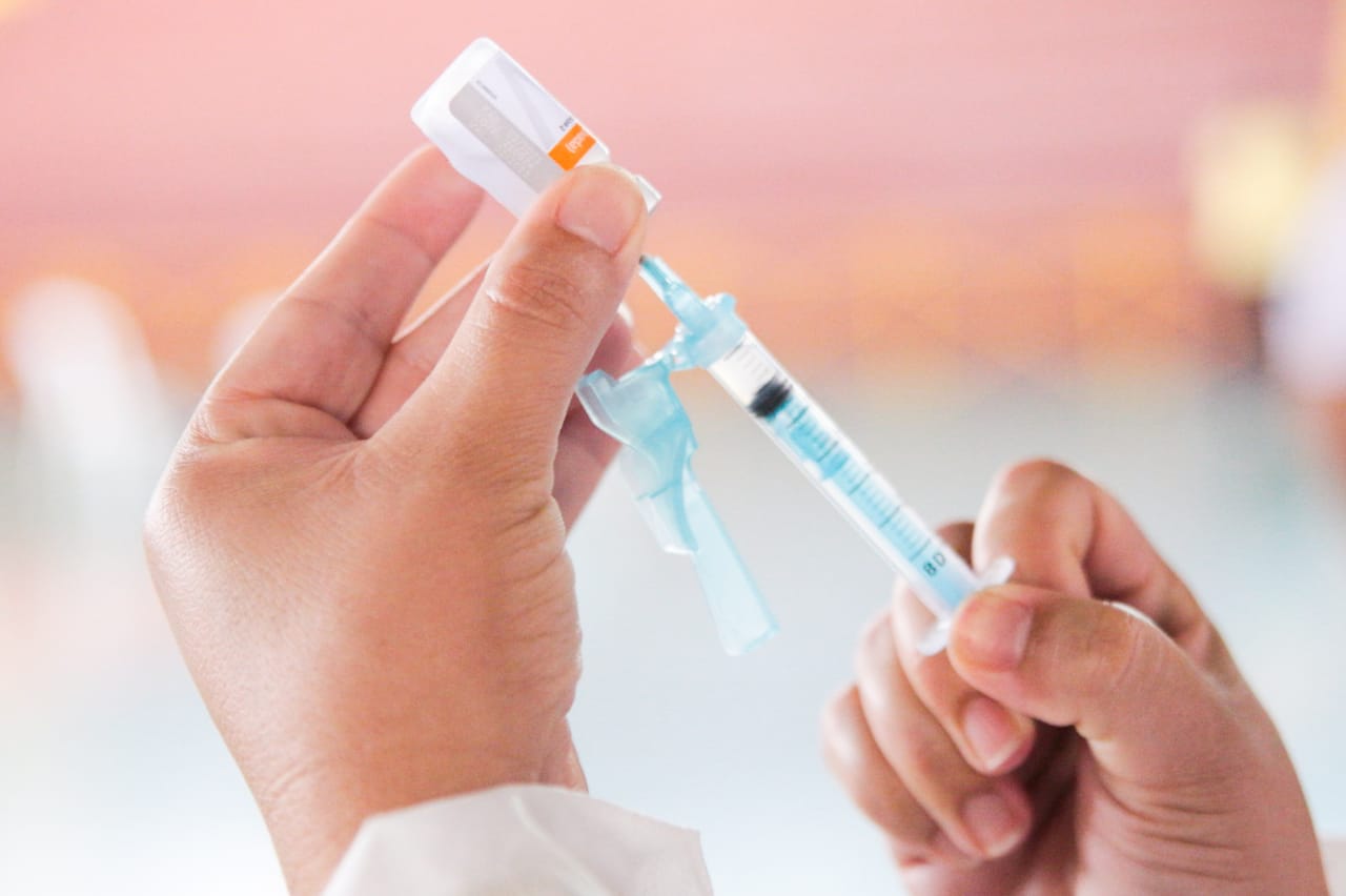 Mais de 2.700 idosos acima de 60 anos receberam a primeira dose da vacina contra o novo coronavírus (2)