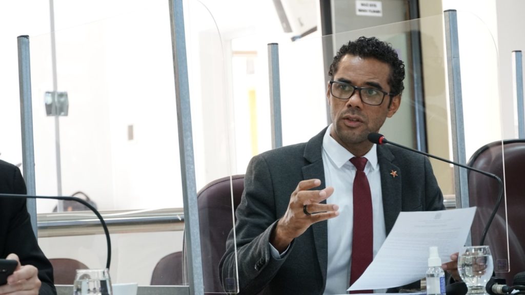 Após questionamentos de artistas, Vereador Gilmar Santos cobra explicações sobre a falta chamamento público para eventos em Petrolina; Sedetur justifica