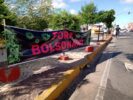 Sábado de protestos: em Juazeiro, cruzes simbolizam as milhares de mortes de brasileiros pela covid 19; em Petrolina, “Fora Bolsonaro, Pela vida, pelo Brasil e o povo nas ruas”