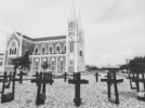 Manifestantes realizam ato ecumênico em homenagem às vítimas da Covid-19 e protestam contra Bolsonaro, em Petrolina
