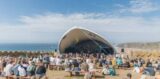 Cinco mil casos de Covid-19 são vinculados ao festival de música na Inglaterra