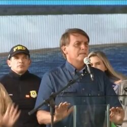 Após chamar nordestinos de 'paus-de-arara', Bolsonaro visita Pernambuco