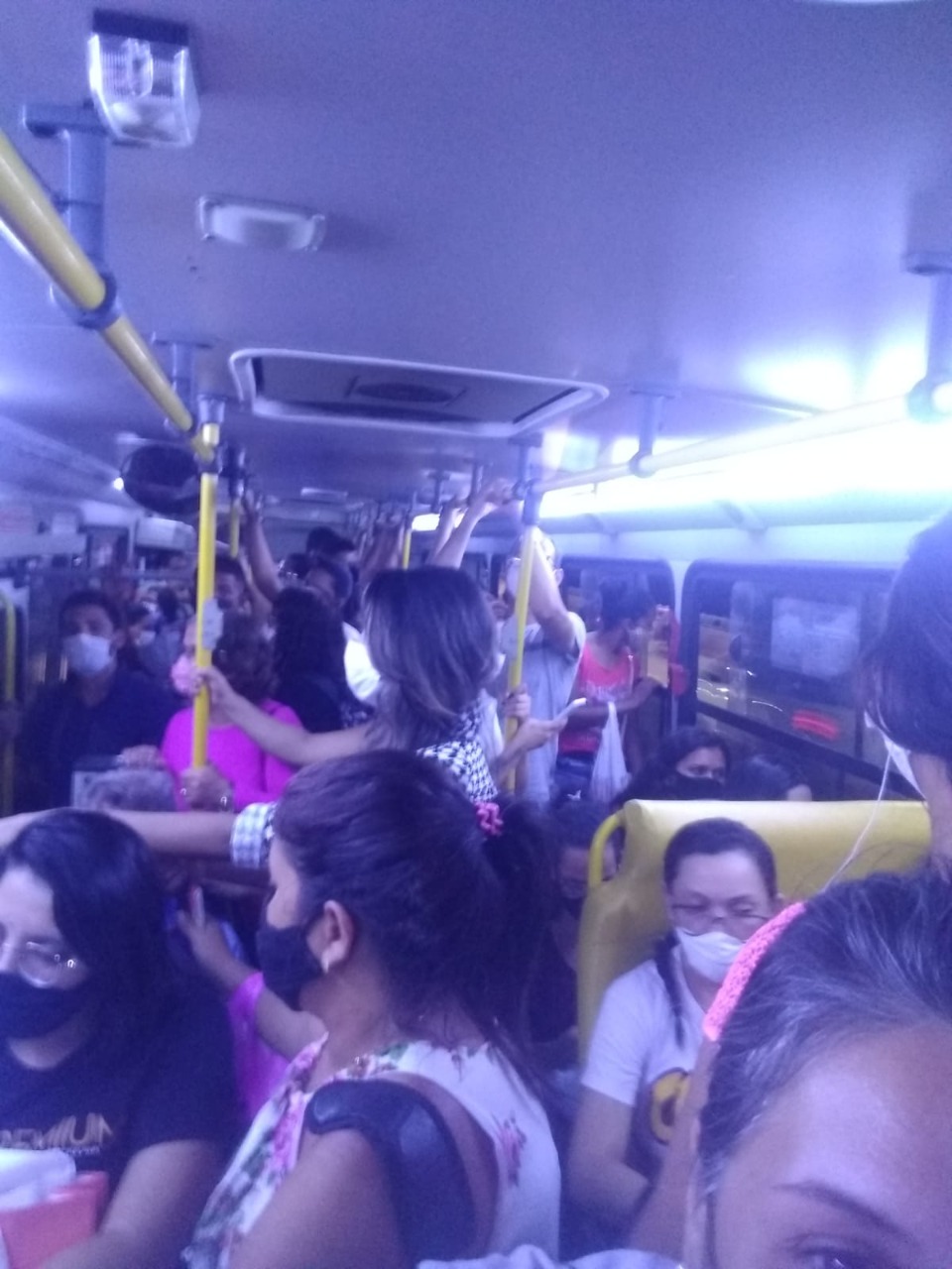 onibus lotado