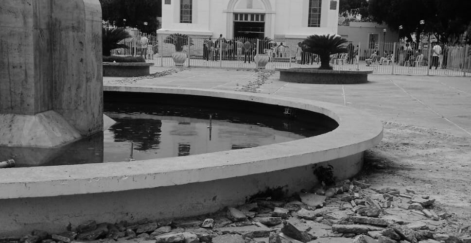 "Kiev é aqui. Guerra fria. A Praça da Bandeira está sendo destruída", por Jaime Badeca de Oliveira Filho