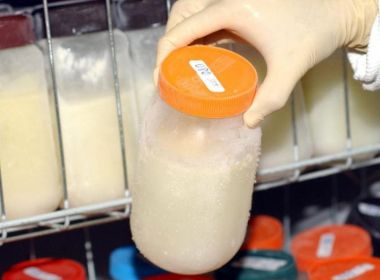 Pesquisa testa uso do leite materno para tratar Covid em quadro de imunodeficiência grave