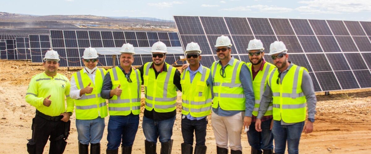 Jordávio Ramos visita Parque de Energia Solar instalado no Distrito Salitre, em Juazeiro 