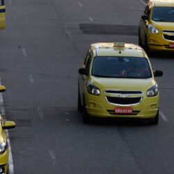 Prefeituras devem se cadastrar para o auxílio taxista; parcelas serão pagas a partir de 16 de agosto