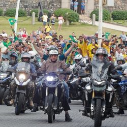 TSE multa Jair Bolsonaro por propaganda antecipada em motociata