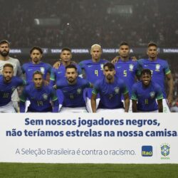 Brasil ganha por 5 a 1 contra a Tunísia, em último amistoso antes da Copa. Seleção se manifesta contra racismo.