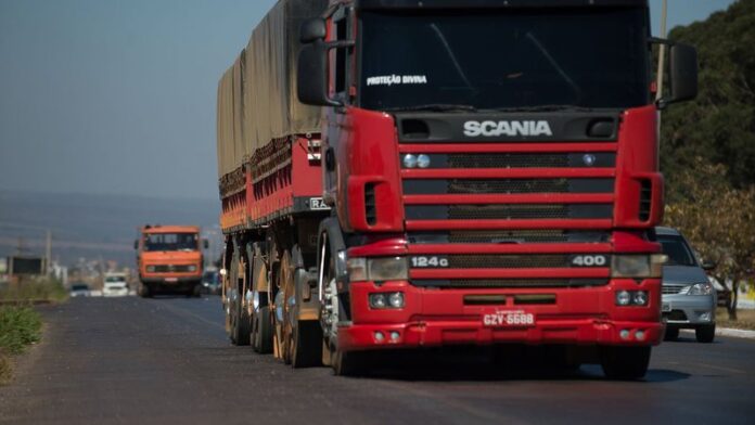 caminhoneiros_7lkte0j_widelg_widelg