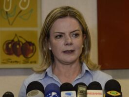 Gleisi Hoffmann reage após Forças Armadas defender manifestações