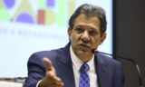 Haddad diz que Pé-de-Meia não será interrompido, apesar de bloqueio de R$ 6 bilhões pelo TCU