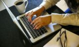 ONU Mulheres revela avanço da violência online contra jornalistas