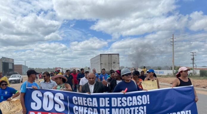 Em manifestação, moradores cobram fiscalização e conclusão da obra de duplicação da BA-210, em Juazeiro