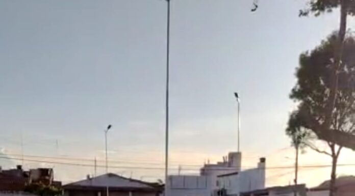 “Entregaram sem ser concluída. Onde já se viu praça sem banco?” Moradores da Vila Tiradentes criticam praça inaugurada hoje (21) pela Prefeitura de Juazeiro