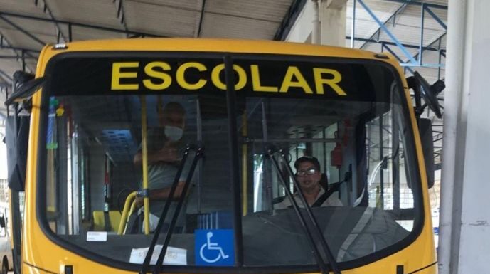 “Nossos filhos estão sem segurança”: relatam responsáveis por alunos devido à falta de monitor em transporte escolar de EMEI, em Juazeiro