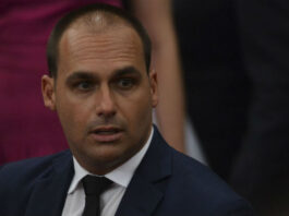 Eduardo Bolsonaro ataca a PF, após decreto para que ele retome o cargo de escrivão