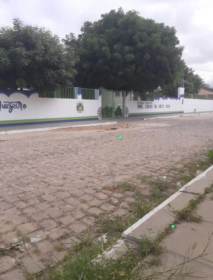 ESCOLA FECHAR