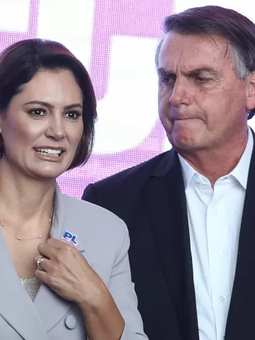 jair-bolsonaro-e-michelle-bolsonaro-1684498941831_v2_360x480.jpg