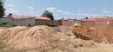 Leitor denuncia que terreno público está sendo utilizado de forma indevida por servidor público no bairro Piranga, em Juazeiro; Semaurb diz que irá até o local