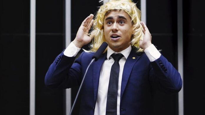 NIKOLAS TRANSFOBIA