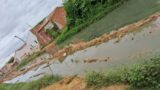Morador do São Vicente, Juazeiro, cobra ação do SAAE: “Esgotos estourados estão acumulando água suja e fétida”