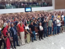 Polícias Civil e Técnica aprovam, em assembleia, suspensão imediata das operações policiais na Bahia