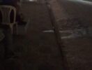Alegando constantes assaltos por conta da escuridão, moradores da Rua Santo Antônio, em Juazeiro, reivindicam serviço: “2 meses no escuro”