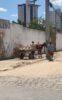 Moradora flagra carroceiro jogando entulhos em calçada do bairro Cajueiro, em Juazeiro; Semaurb diz que vai intensificar a fiscalização e pede a colaboração da população