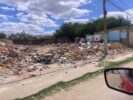 Morador de Piranga, em Juazeiro, denuncia terreno que está servindo como depósito de entulhos e pondo em risco a segurança da comunidade