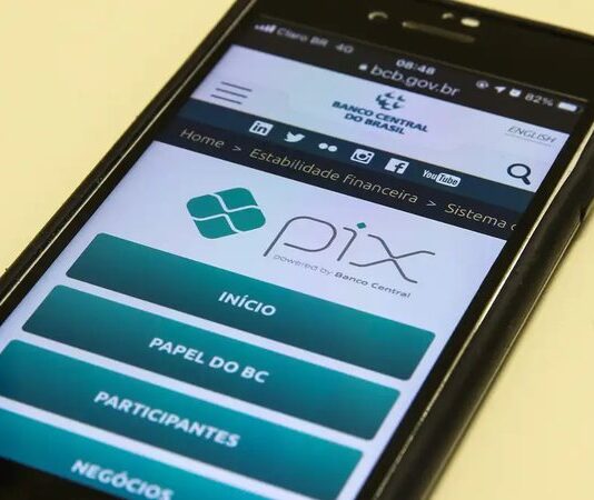 Pix por aproximação completa um ano com baixa adesão