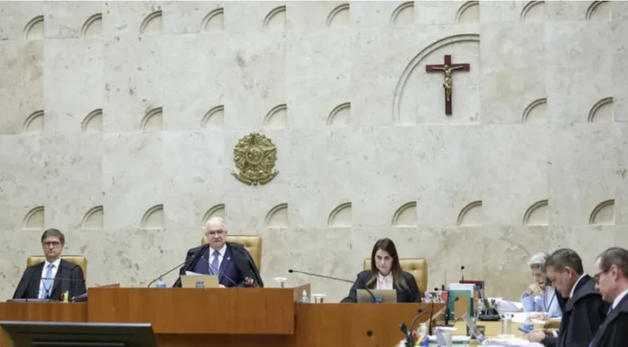 Ministro do STF Edson Fachin faz apelo por ação coordenada contra escalada da violência de gênero