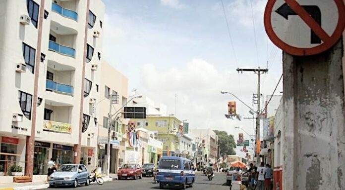 Moradores questionam AMTT sobre acesso a ruas do centro da cidade durante interdições do Carnaval de Juazeiro 2026