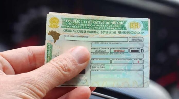 Motorista critica demora do Detran de Juazeiro na renovação de CNH e diz estar impedido de trabalhar: “Já são três meses de espera”