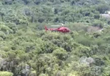 Helicóptero cai na zona oeste do Rio e deixa três pessoas mortas