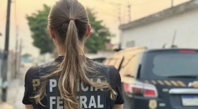 PF faz buscas contra vazamento de dados de autoridades da Receita Federal na Bahia