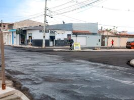 Asfalto marca fase final da rotatória entre Maria Goretti e Centenário e melhora mobilidade urbana em Juazeiro