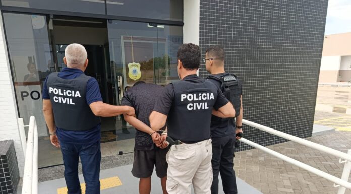 Policiais civis prendem acusado por crimes de roubos, em Remanso