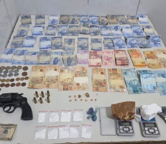 PM prende suspeito por tráfico e posse ilegal de arma em Juazeiro