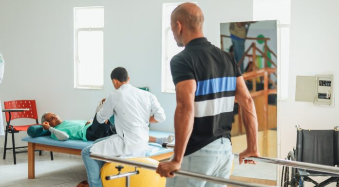 Cerpris realiza nova entrega e medição de dispositivos de tecnologia assistiva para usuários da unidade em Juazeiro