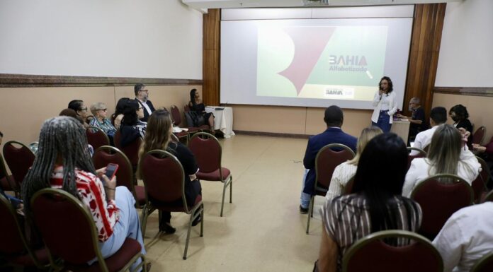 Bahia lidera avanço histórico na alfabetização e inicia 2026 com novas estratégias em reunião do comitê estadual