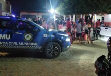 GCM prende dois homens que tentavam escapar pelo telhado de uma residência invadida no bairro Maria Gorete, Juazeiro