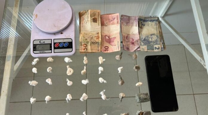 PM apreende 32 porções de drogas e prende homem em flagrante por tráfico em Curaçá