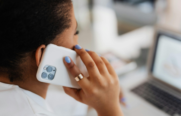 Projeto que restringe ligações de telemarketing avança no Senado; saiba o que diz o texto