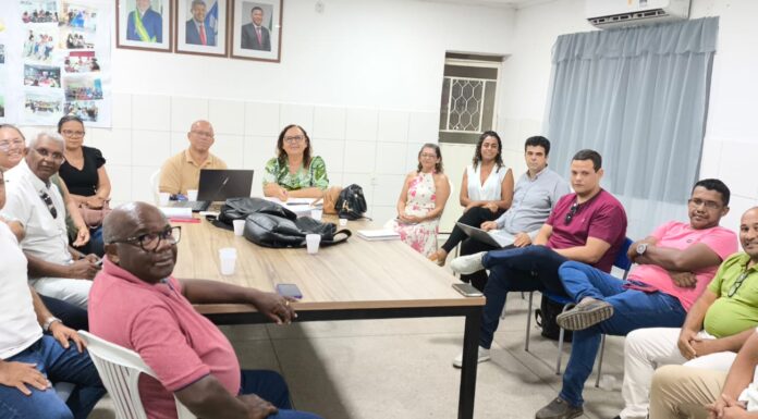 Delegacia da APLB Sindicato Baixo/Médio São Francisco participa de reunião com o Núcleo e prefeitura em Curaçá para discutir piso nacional dos professores