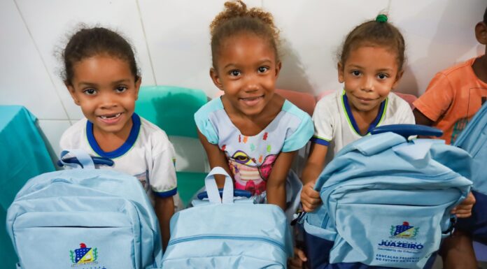 Investimento histórico Prefeitura de Juazeiro inicia entrega de mais de 37 mil kits escolares para alunos da rede municipal