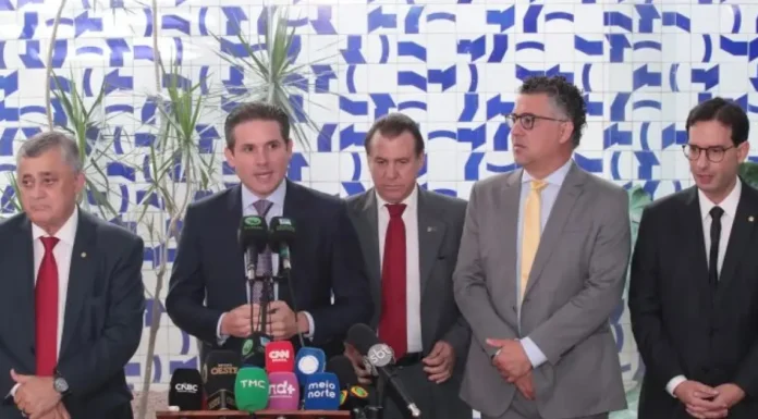 PEC da 6×1: Hugo Motta anuncia transição de um ano para a jornada de 40 horas